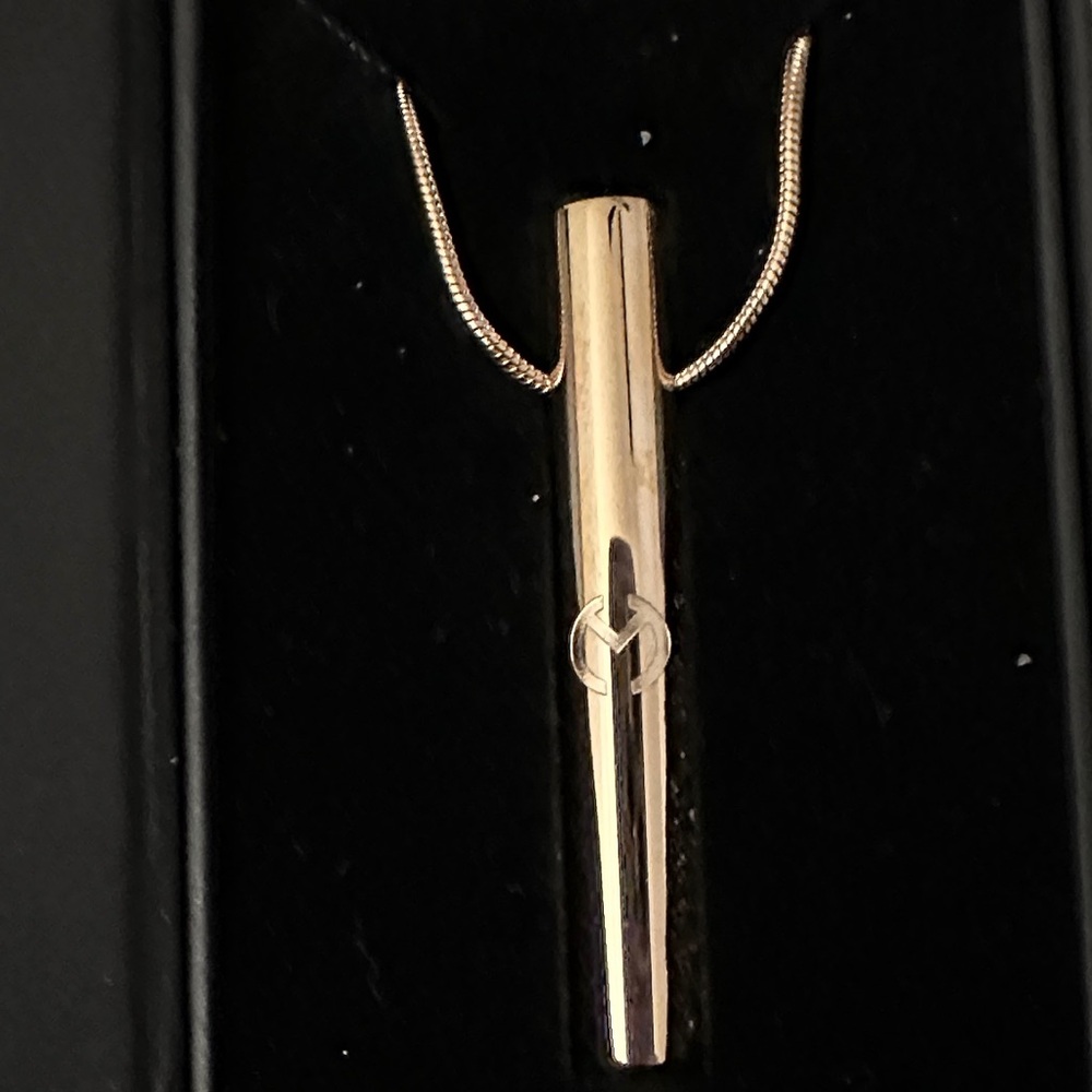 Elegant Gold Bar Pendant Necklace